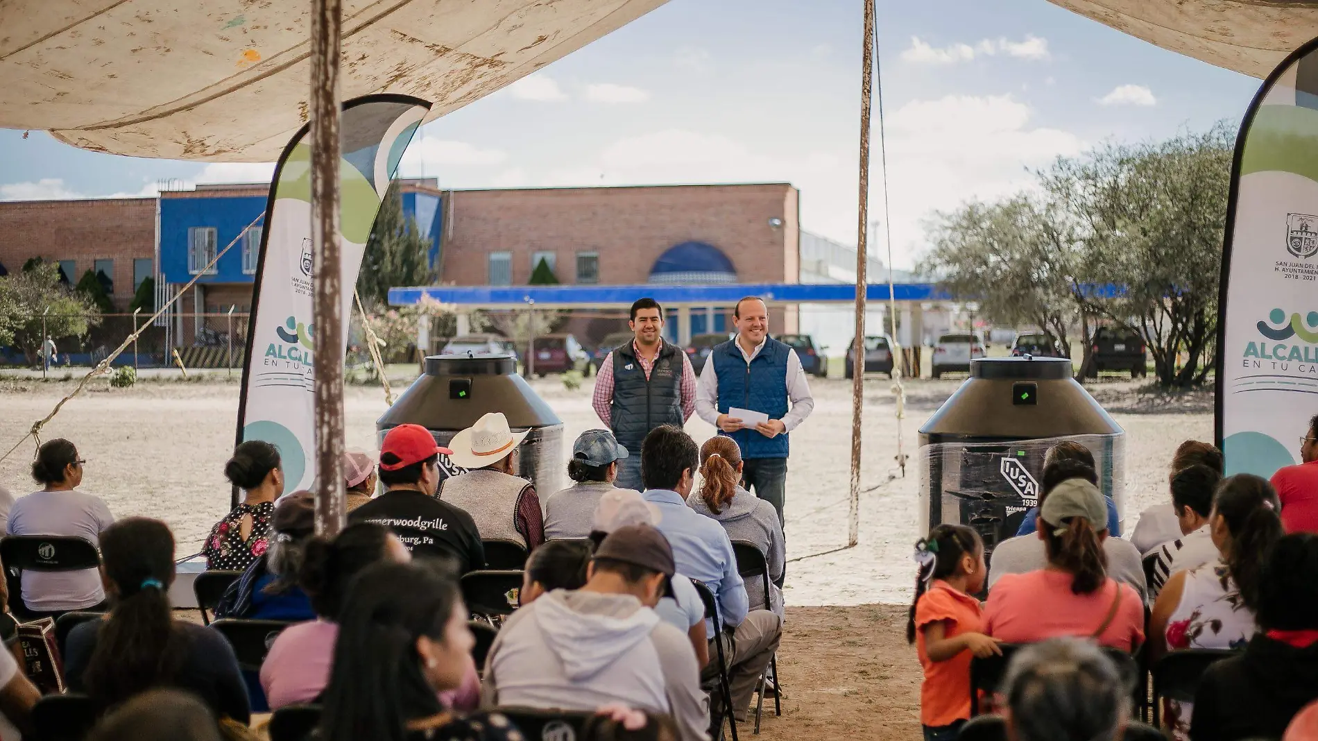 La entrega fue encabezada